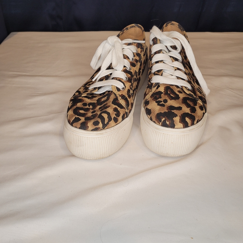 R2 chunky shoes